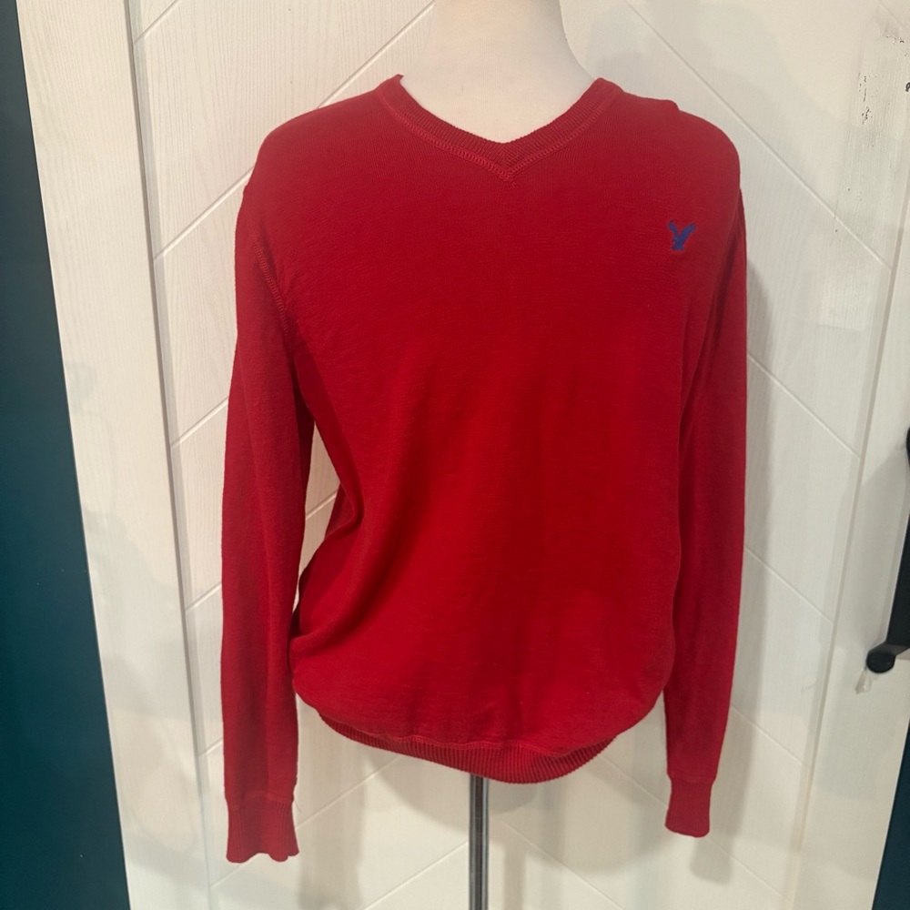 American Eagle Men's V-Neck Sweater in Bold Red/ Y2K Style‎